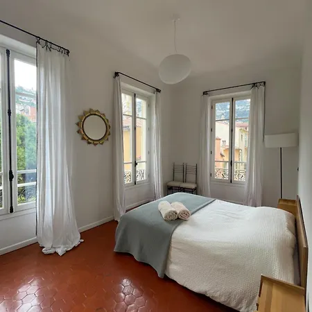 Blue House Apartment *